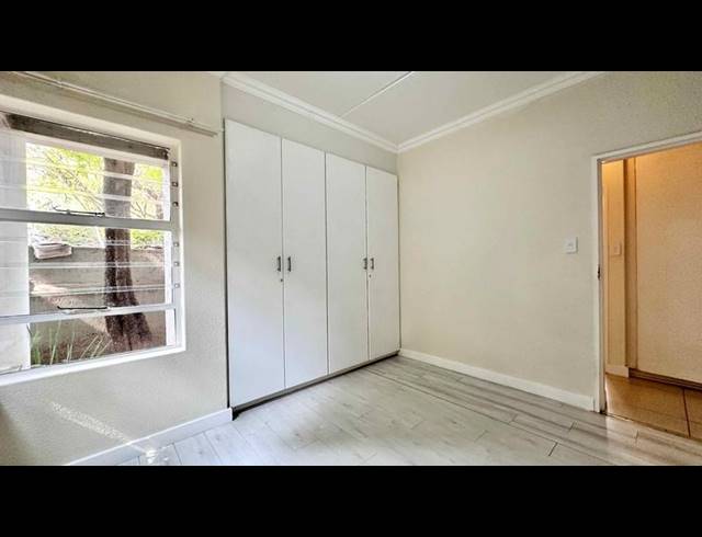 2 BEDROOM APARTMENT FOR SALE IN BRYANSTON